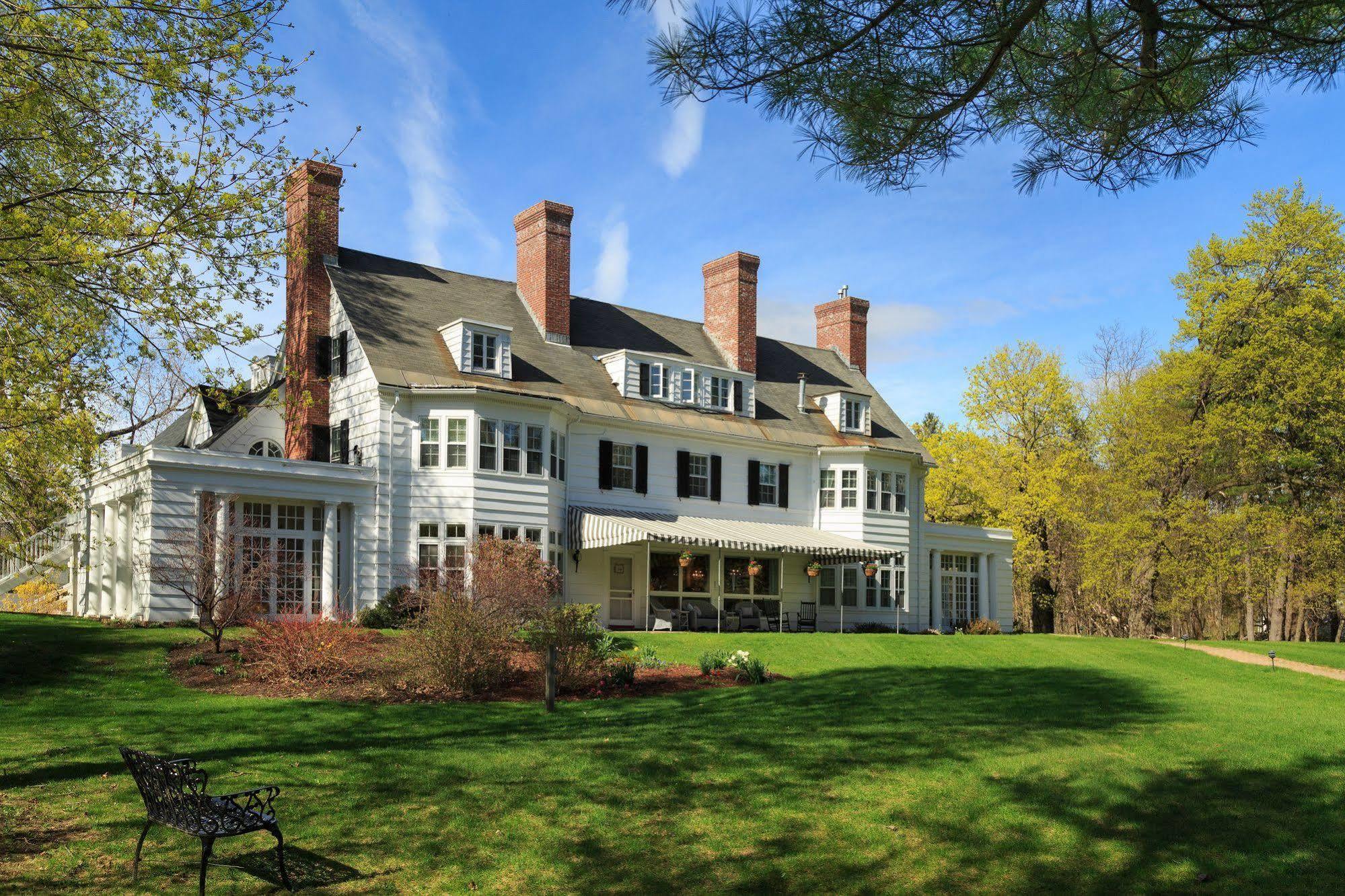 Four Chimneys Inn Bennington Exteriér fotografie